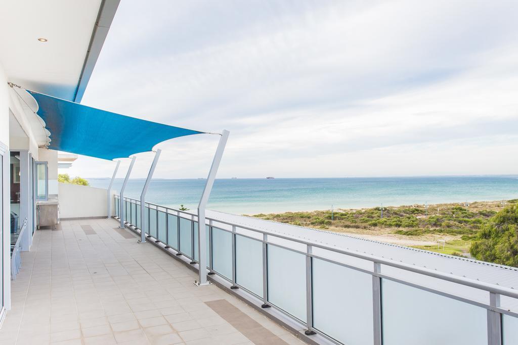 Spinnakers By Rockingham Apartments Buitenkant foto