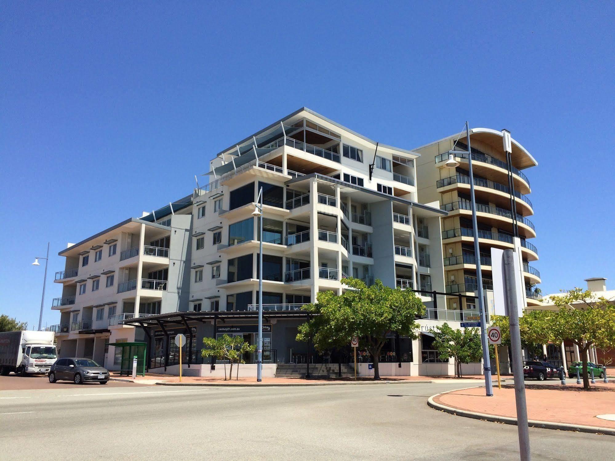 Spinnakers By Rockingham Apartments Buitenkant foto
